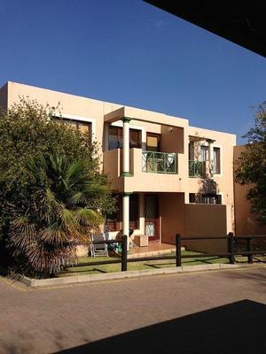 Apartment / Flat For Sale in Bryanston, Sandton
