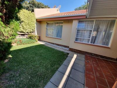 Apartment / Flat For Sale in Sunninghill, Sandton