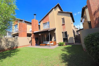 Townhouse For Rent in Dainfern, Midrand