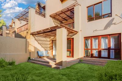 Apartment / Flat For Sale in Sunninghill, Sandton